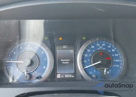 2015 Toyota Sienna Xle 8 Passenger z USA, uszkodzony, nr VIN 5TDYK3DC3FS549992